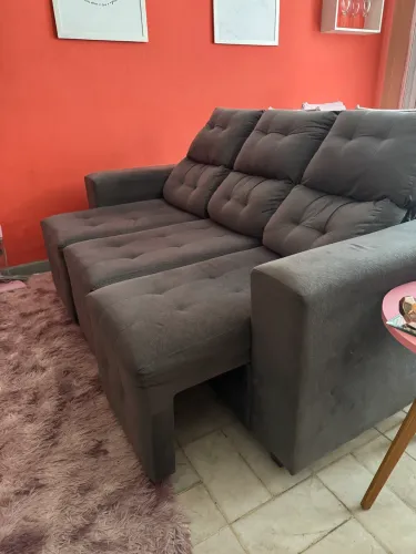 Sofá retrátil 3 lugares .