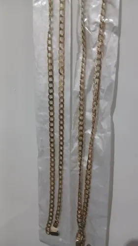 Cordões e pulseiras