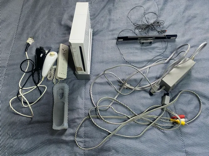 Nintendo Wii desbloqueado com acessórios 