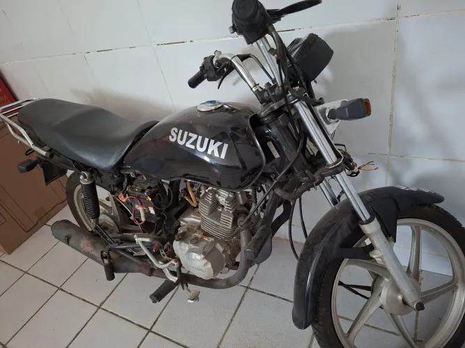 Suzuki 125 Com Documento - Problema Elétrico - Ótima para Interior