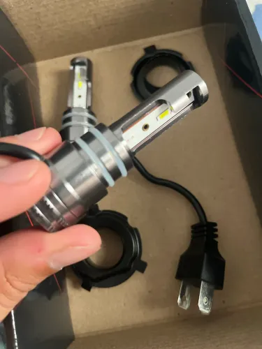 Super LED 8500 lúmens cor branca 200 watts de potência. 