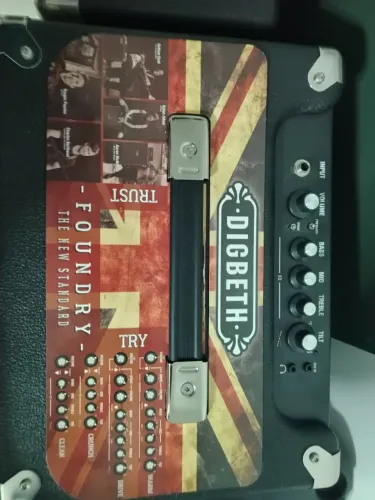 Amplificador de Baixo Laney