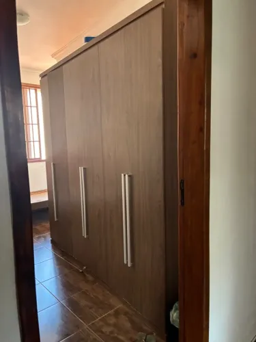 Guarda roupa 6 portas
