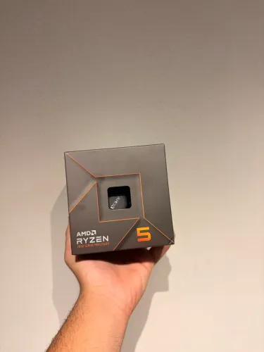 Processador Ryzen 5 7600 + Pasta térmica