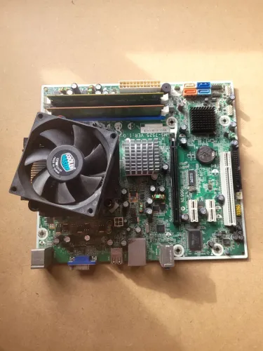 Kit placa-mãe MSI + Intel Celeron + 2 GB DDR2