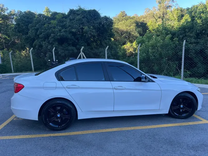BMW 320I A 2.0 Turbo/activeflex 16V 184cv 4P 2014