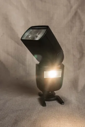 Flash Godox p/ Nikon - V860 III