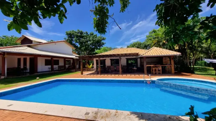 Casa de condomínio para aluguel com 3800 metros quadrados com 4 quartos