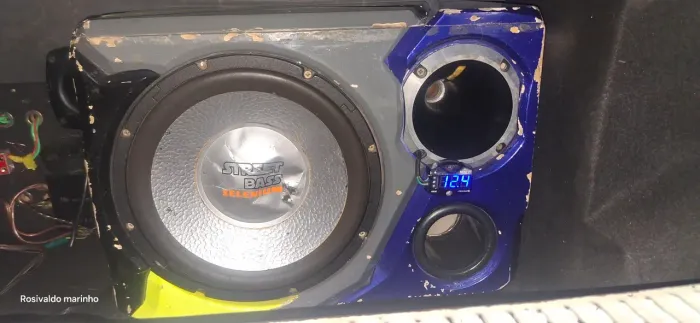 Vendo som automotivo