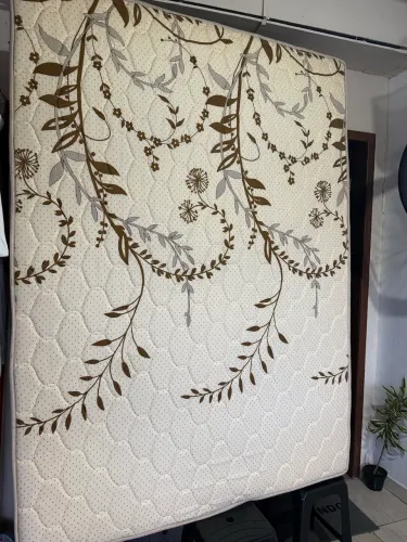 CAMA BOX CASAL COMPLETA COM PESINHOS