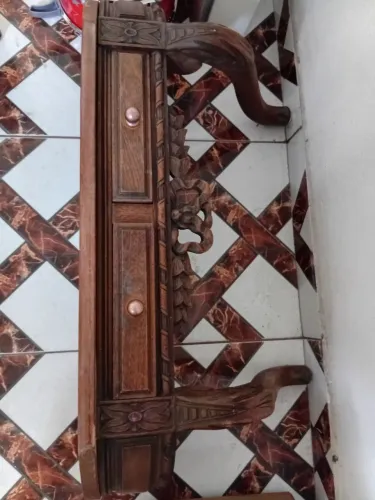 Aparador antigo Leia o anúncio antes de fechar a compra!