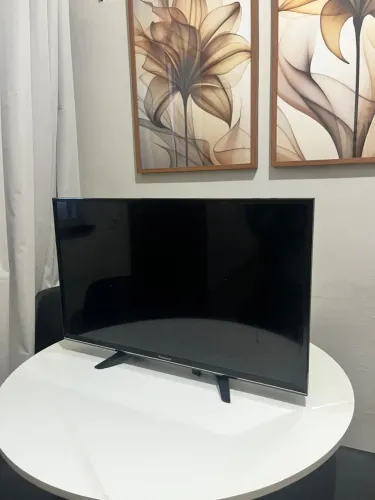TV Panasonic 32" Smart TV - R$ 700