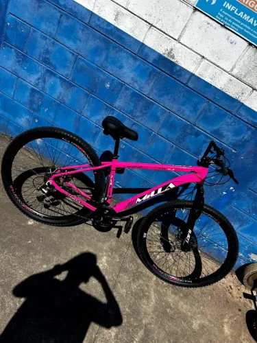 Bicicleta top 1 mês de uso com documento zera