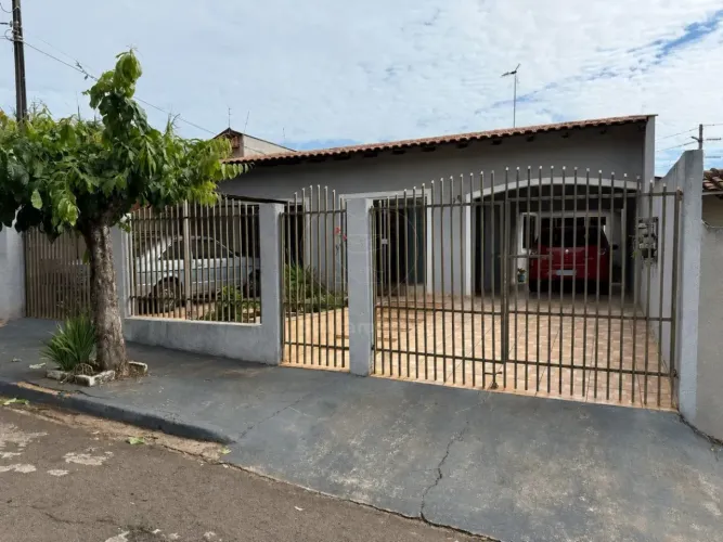 Casa com 3 quartos para alugar na região Leste de Londrina