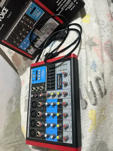 Vendo mesa de som