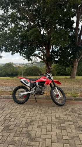 Honda CRF 230F 2010 Vermelha - Moto de Trilha