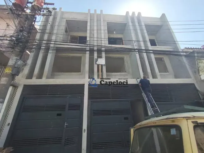 SOBRADOS EM CONSTRUÇÃO, COM 2 SUÍTES, NA FREGUESIA DO Ó