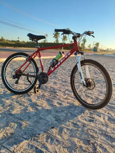 Bicicleta com câmbios Shimano 