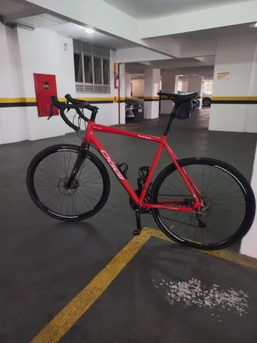 Bicicleta Oggi Velloce Disc 700