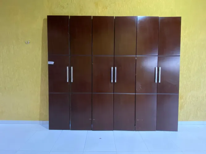 Vende-se guarda-roupa