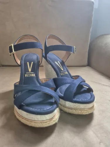 Sandália Anabela azul marinho camurça Vizzano