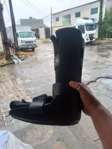 Bota ortopédica toda Boa.