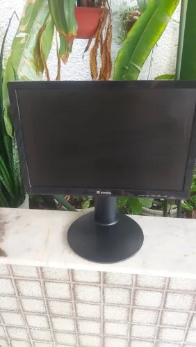 Monitor 19 polegadas Vga valor 100 reais