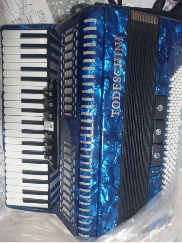 Acordeon Todeschini - 120 baixos
