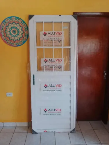 porta 80x2,10 alumínio branco com vidro liso 