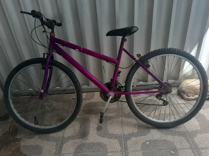 Bicicleta aro 26 com marcha 
