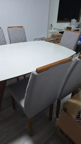 MESA DE JANTAR COM 06 CADEIRAS 