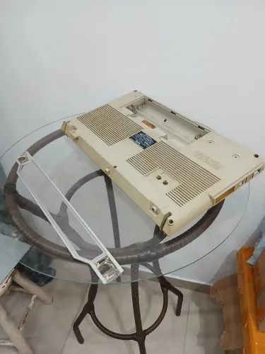 Radio boombox polyvox rg 800 ( tampa traseira + acrílico)