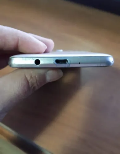 2 celulares de barbada valor de 320
