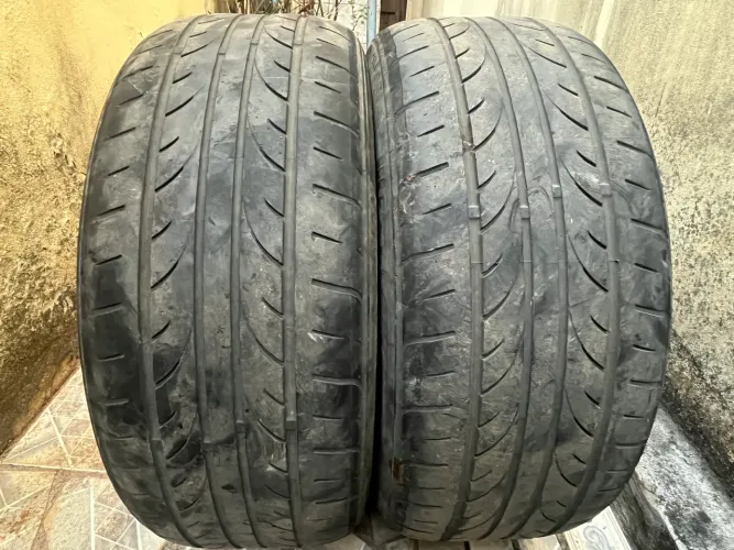 Vende-se 02 Pneus 205 50 R17 Westalake.