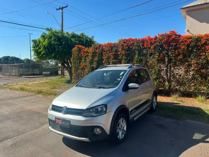 Volkswagen Crossfox 1.6 MI Total Flex 8V 5P 2011