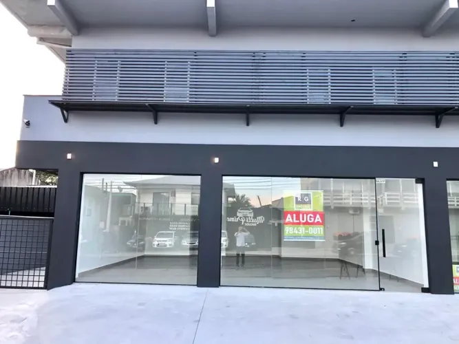 Sala Comercial Térreo para aluguel possui 75m2 e estac. no Boa Vista - Joinville - SC