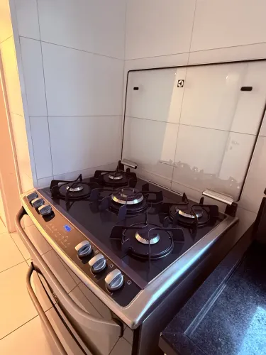 Fogão 5 Bocas Electrolux Prata com Mesa de Vidro e Forno Duplo (76DXV)