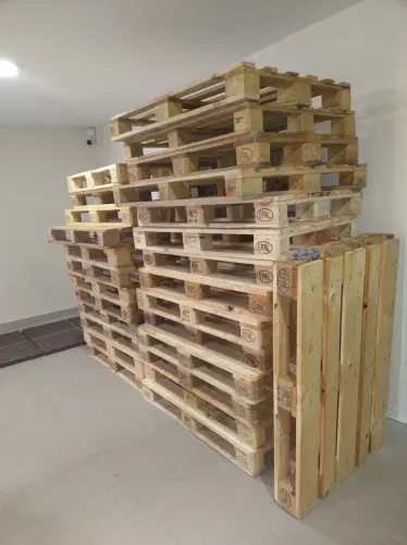 Vendo 28 pallets R$ 220,00