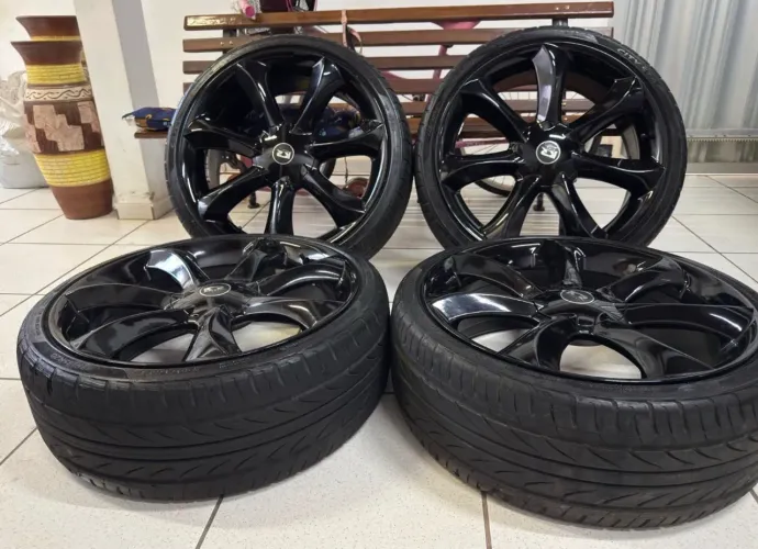 Vendo jogo de rodas + pneus