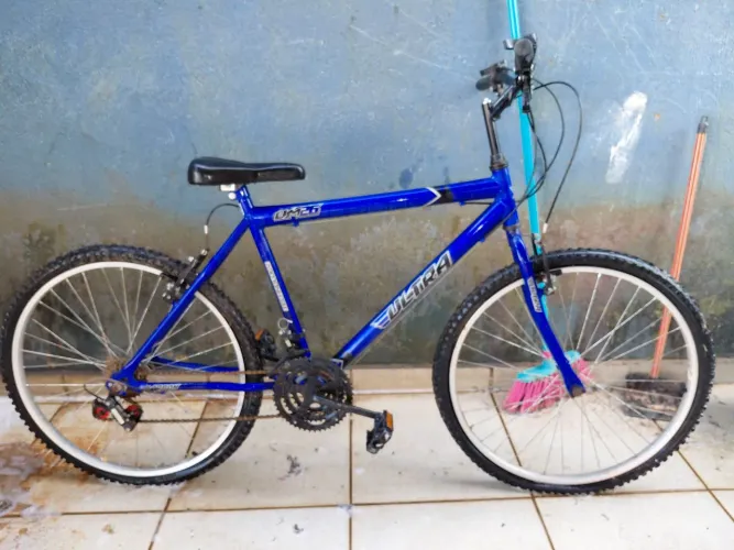 Bicicleta aro 26 cambio shimano 18 marchas