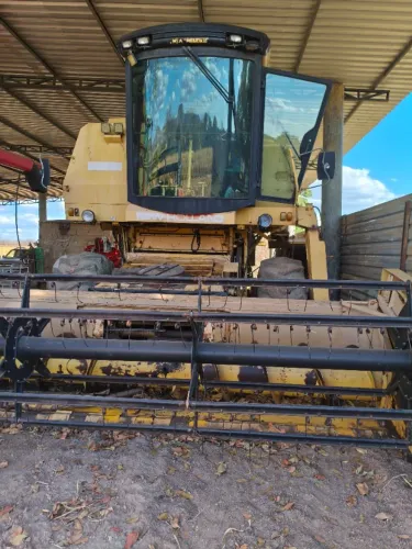 COLHEITADEIRA NEW HOLLAND 8055
