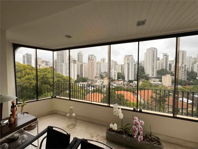 Apartamento com 4 quartos à venda em Pacaembu - SP