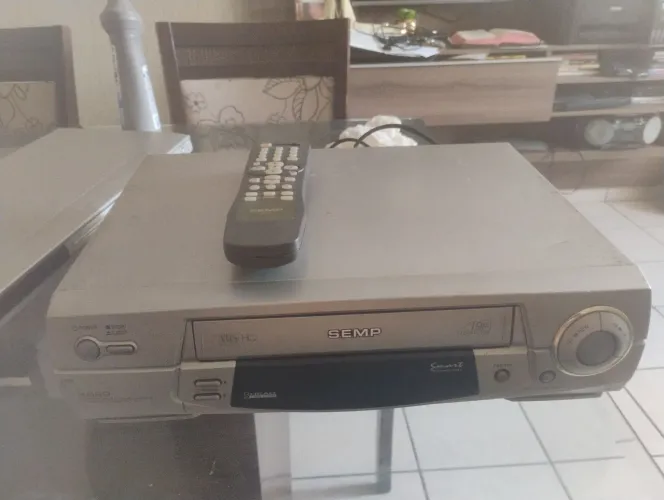 Vendo vídeo cassete com controle sempre Toshiba x689