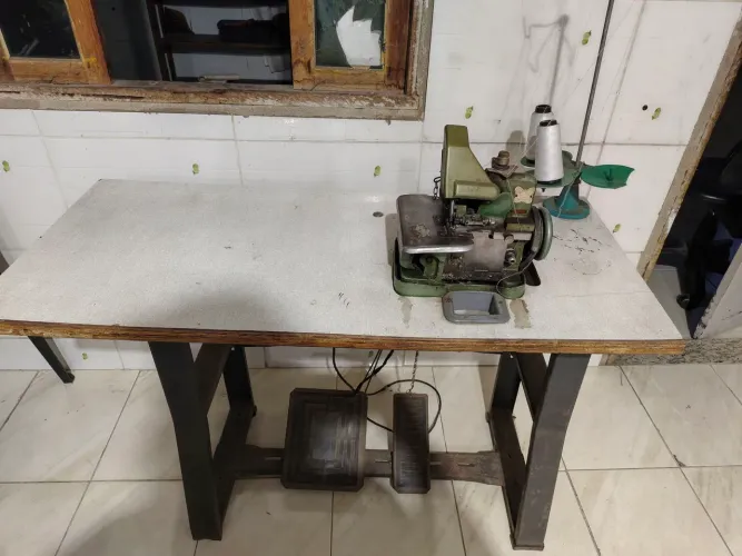 Máquina overlock