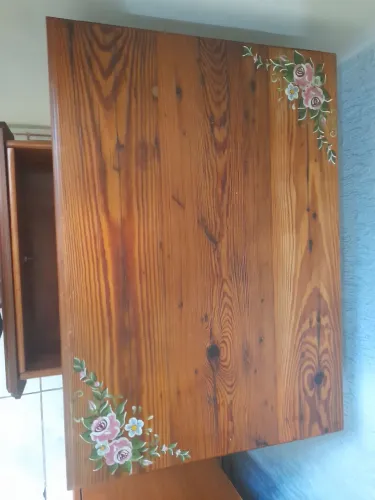 Mesa  de pinho de Riga. Única raridade. 