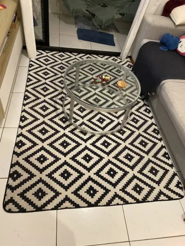 Tapete Geométrico Branco e Preto 2,00m x 1,35m