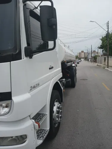 Caminhão tanque truck