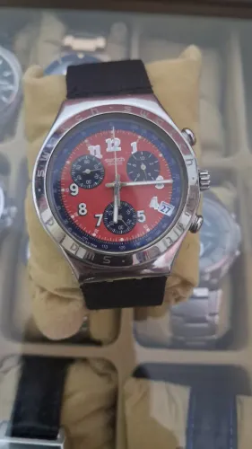 Relógio Swatch Irony Chrono Suíço Vermelho e Azul - Caixa em Aço