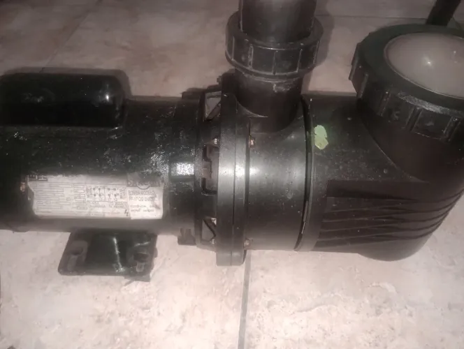 Bomba d'água para piscina leva uma 3/4 por 400 reais 400 reais 