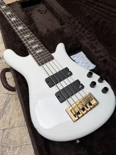 Baixo Spector Icon NS-5 com hardcase